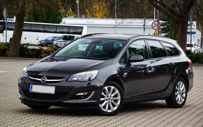 Opel Astra cena 26900 przebieg: 210000, rok produkcji 2013 z Nisko małe 562